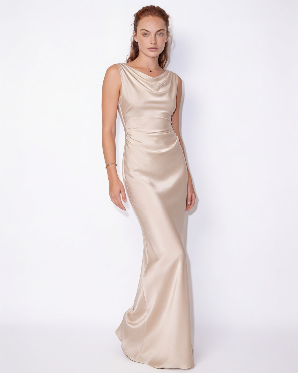 Robe longue col bénitier, dos ouvert — Sorellea