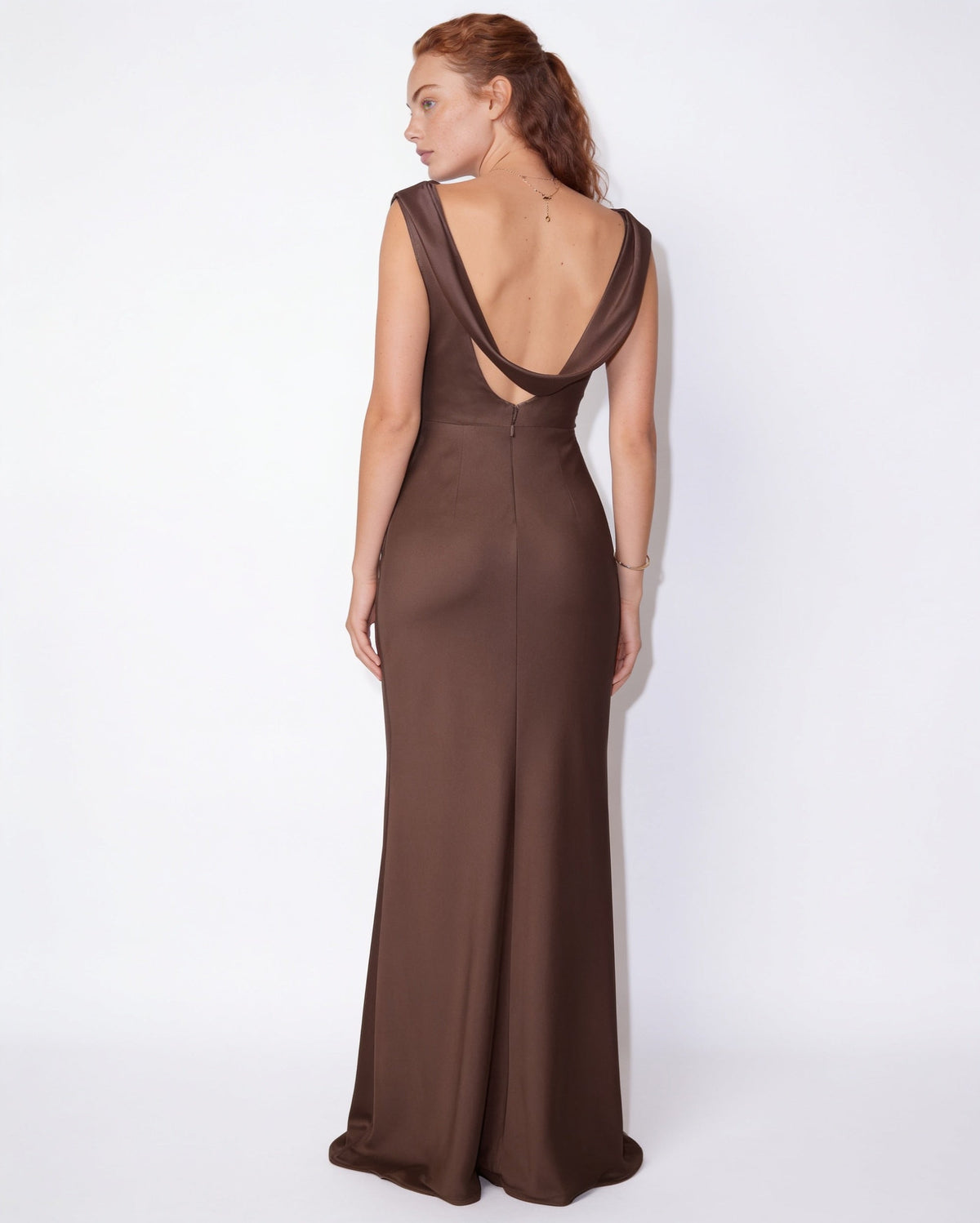 Robe longue col bénitier, dos ouvert — Sorellea