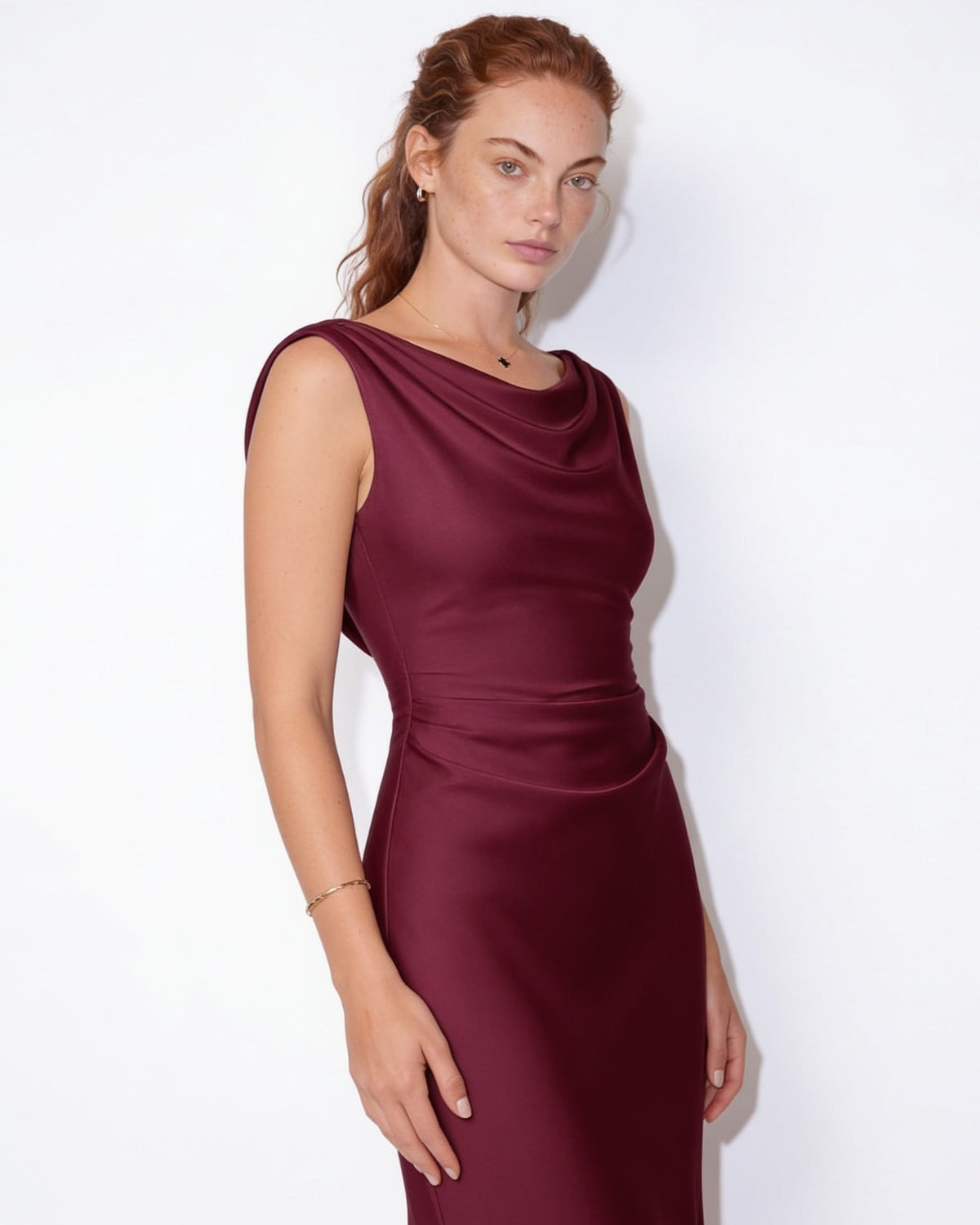 Robe longue col bénitier, dos ouvert — Sorellea