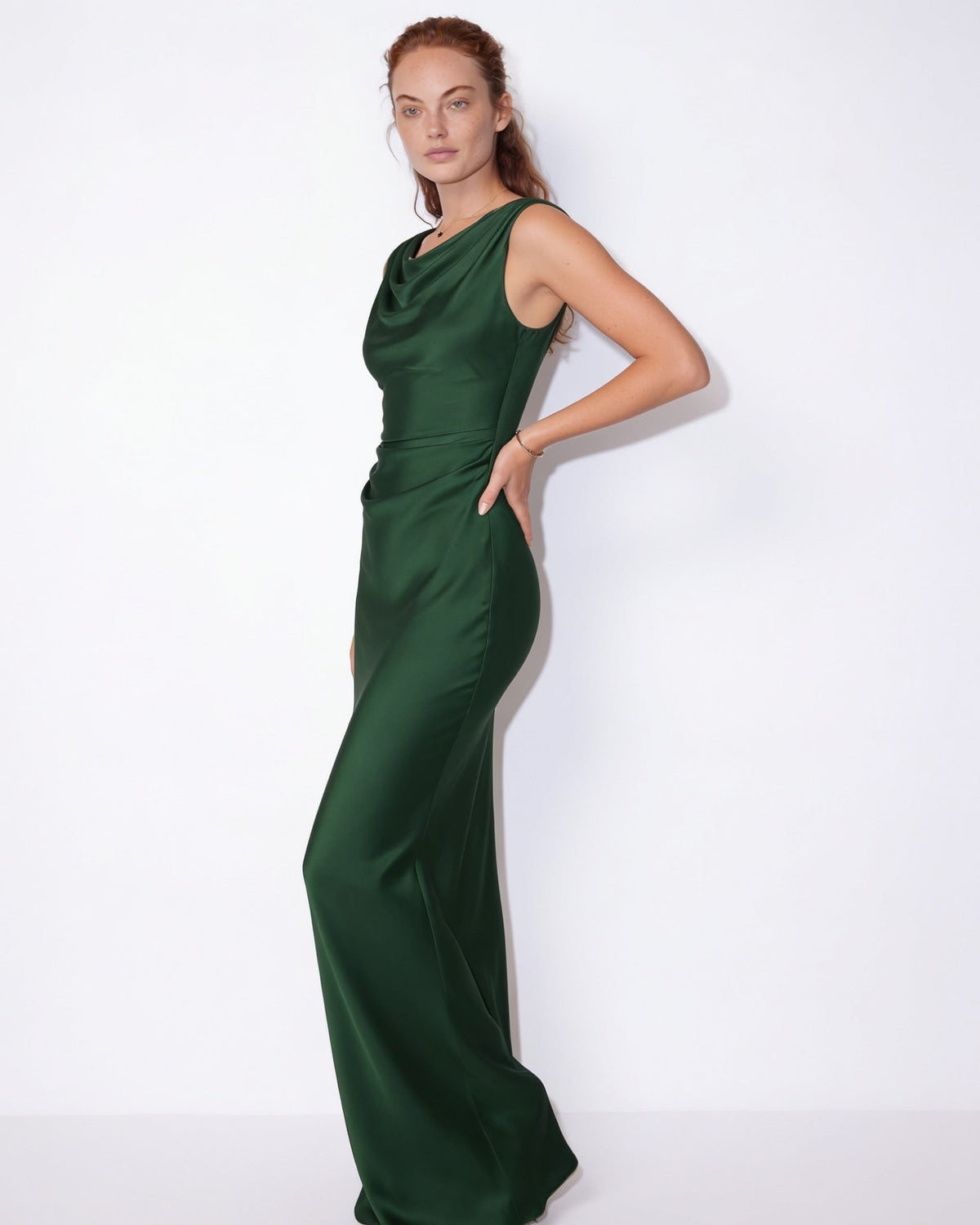 Robe longue col bénitier, dos ouvert — Sorellea