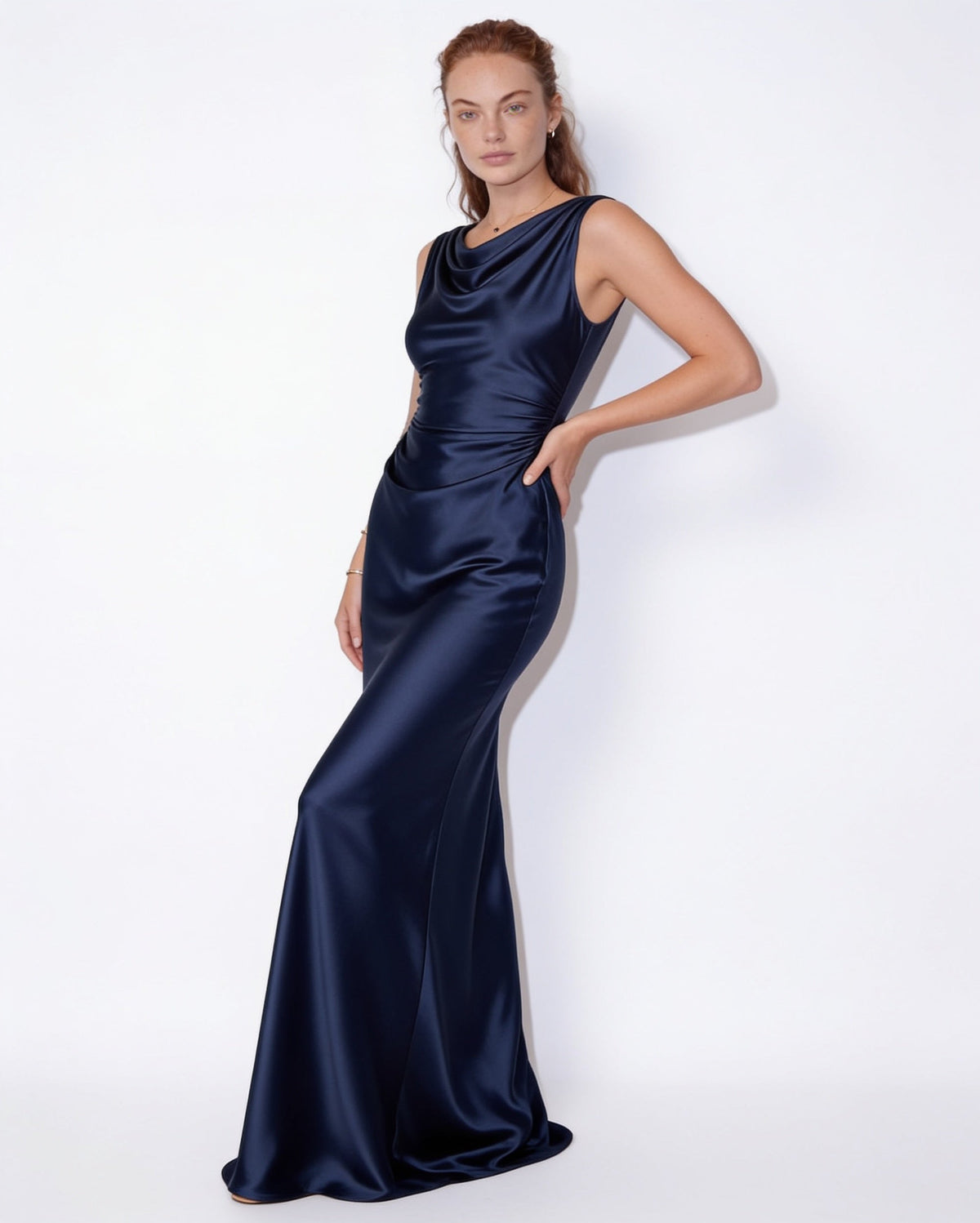 Robe longue col bénitier, dos ouvert — Sorellea