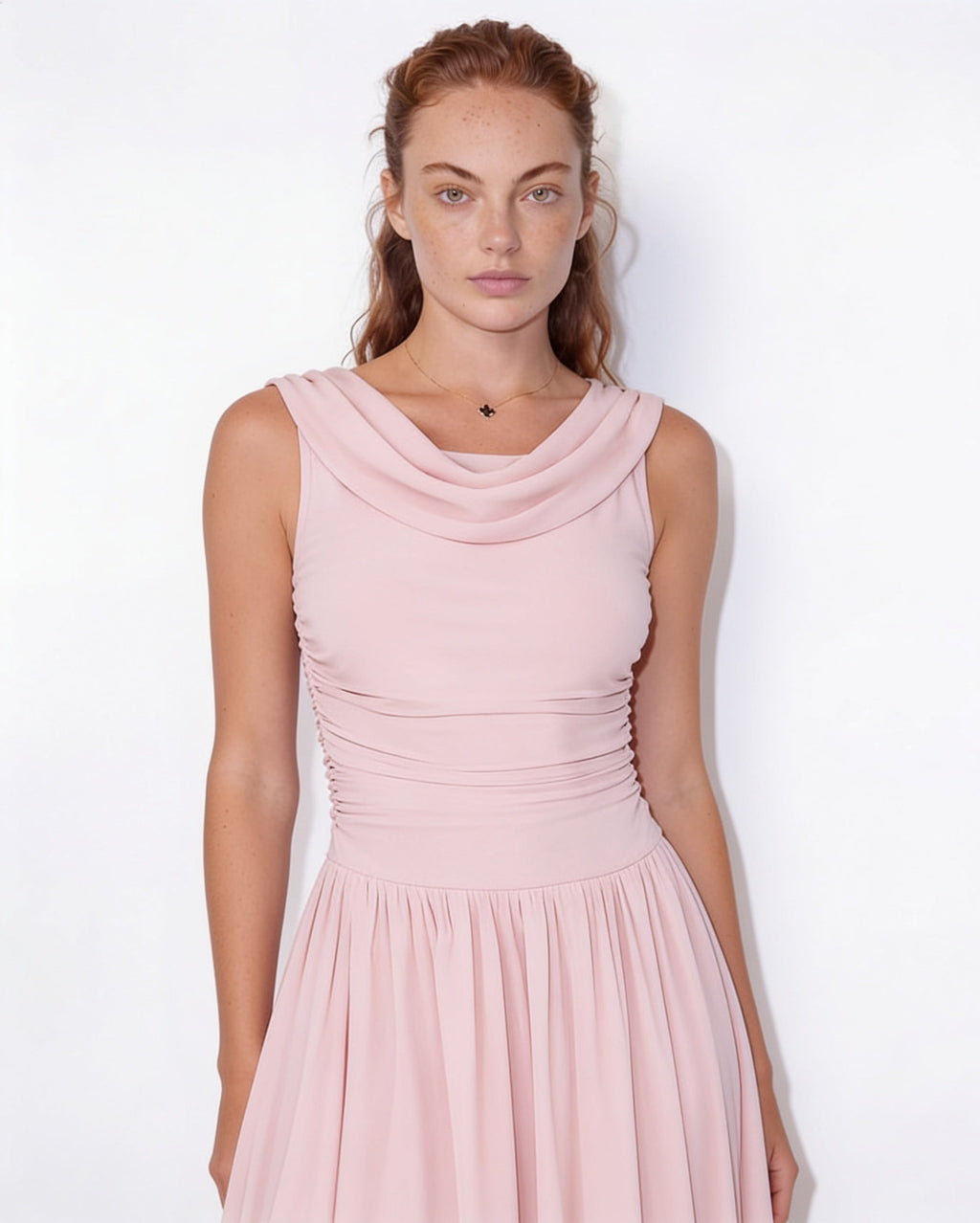 Robe longue col bénitier, taille froncée — Sorellea