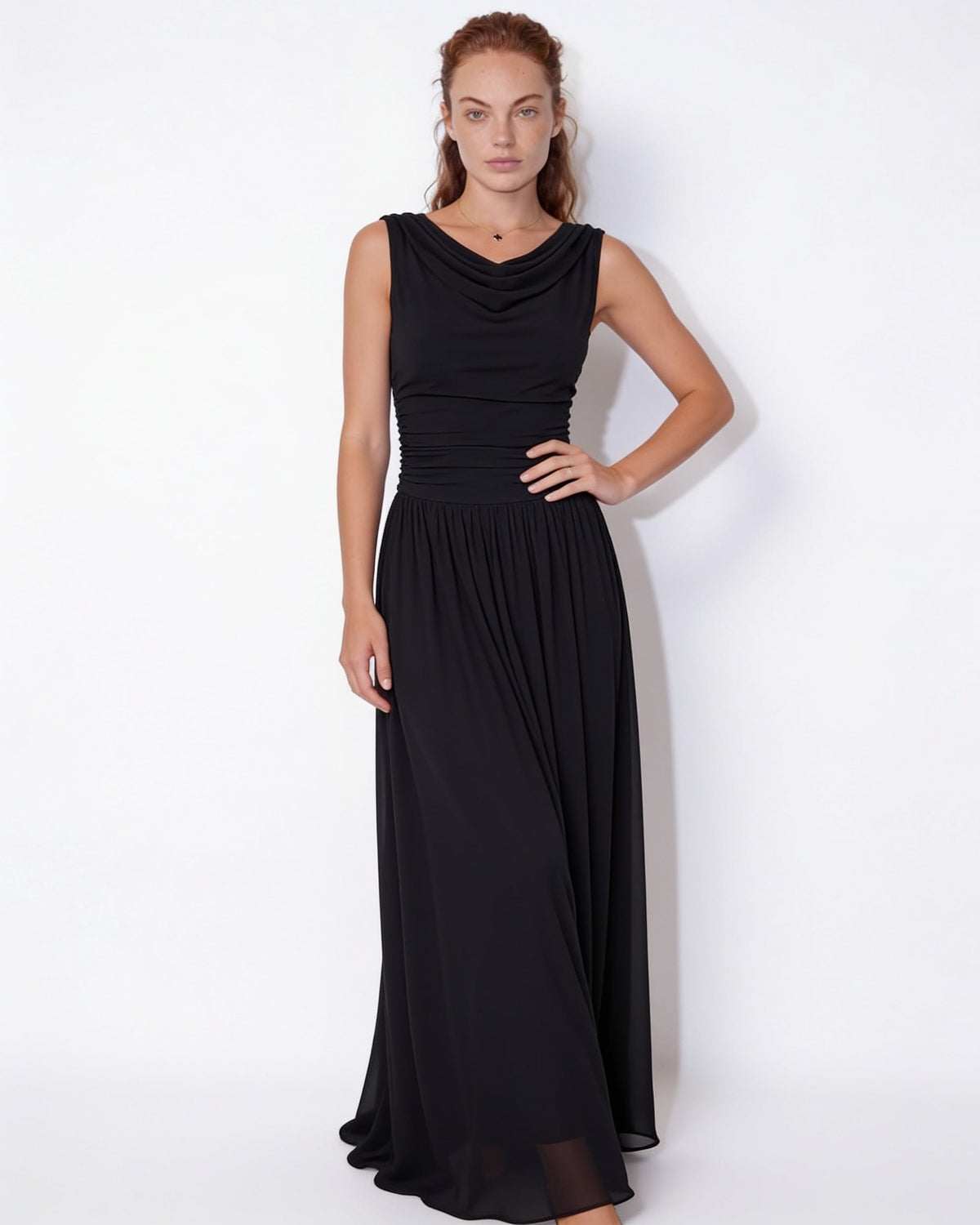Robe longue col bénitier, taille froncée — Sorellea