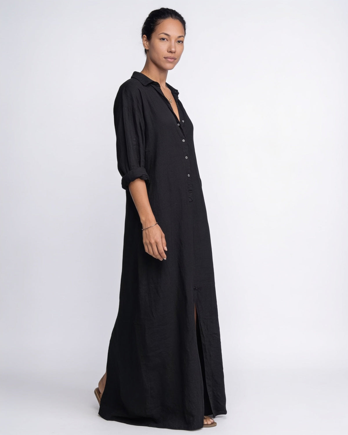 Robe longue boutonnée, épaules tombantes — Sorellea