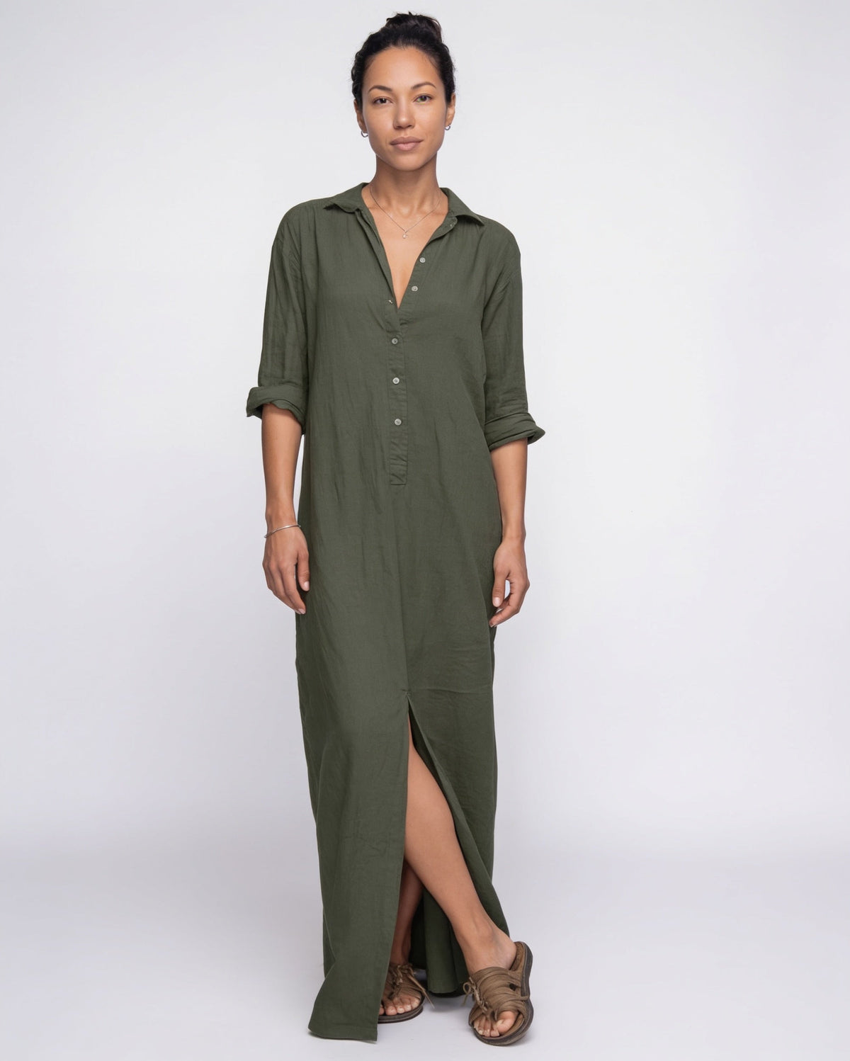 Robe longue boutonnée, épaules tombantes — Sorellea