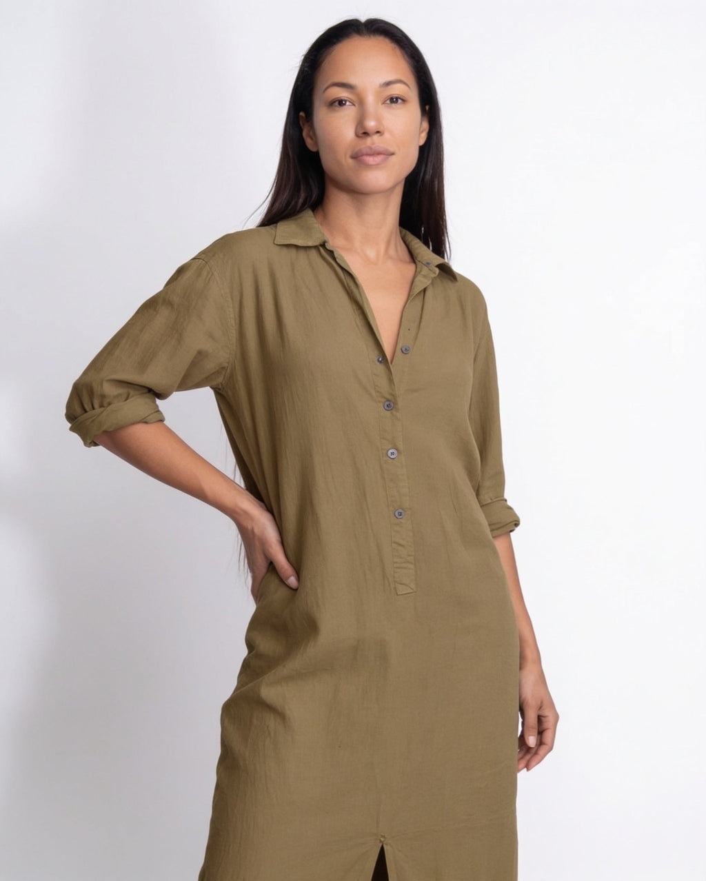 Robe longue boutonnée, épaules tombantes — Sorellea