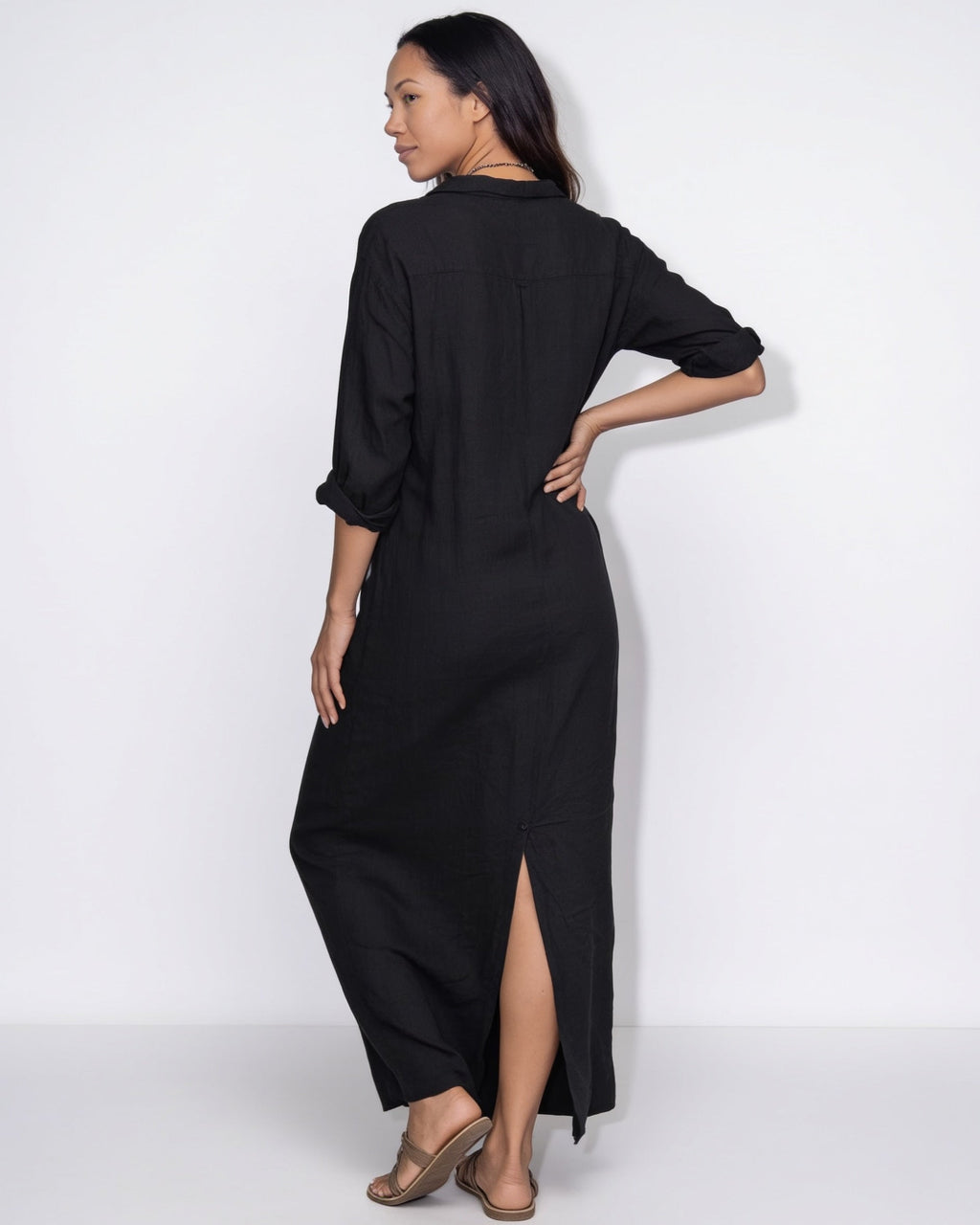 Robe longue boutonnée, épaules tombantes — Sorellea