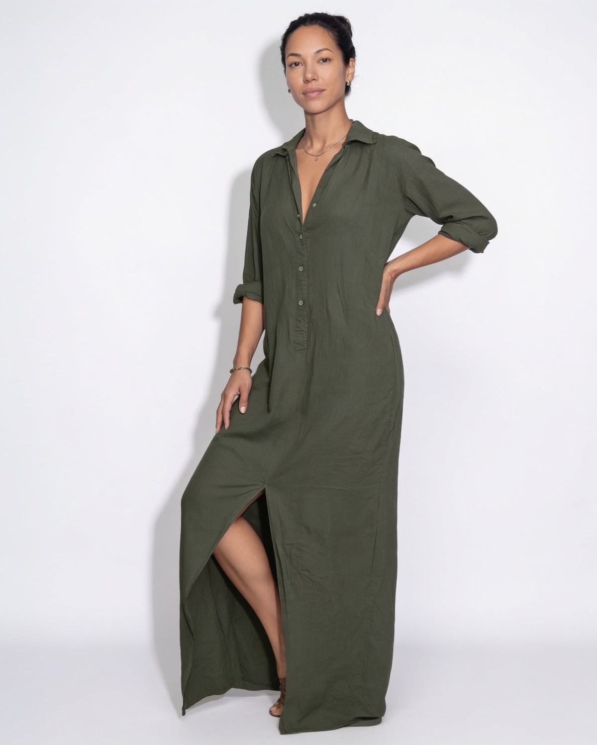 Robe longue boutonnée, épaules tombantes — Sorellea