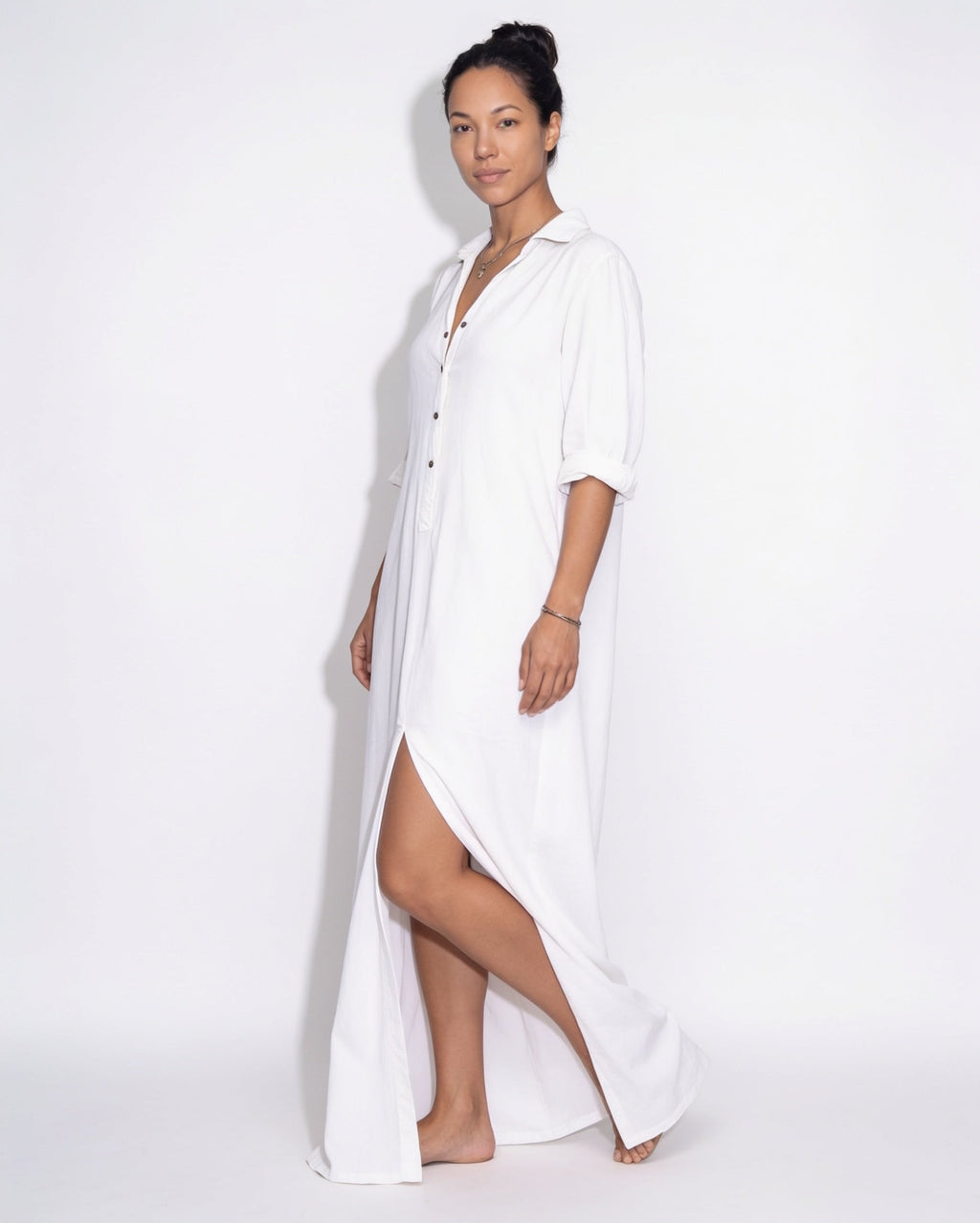 Robe longue boutonnée, épaules tombantes — Sorellea