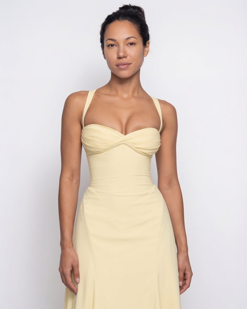 Robe longue froncée à laçage dos — Sorellea