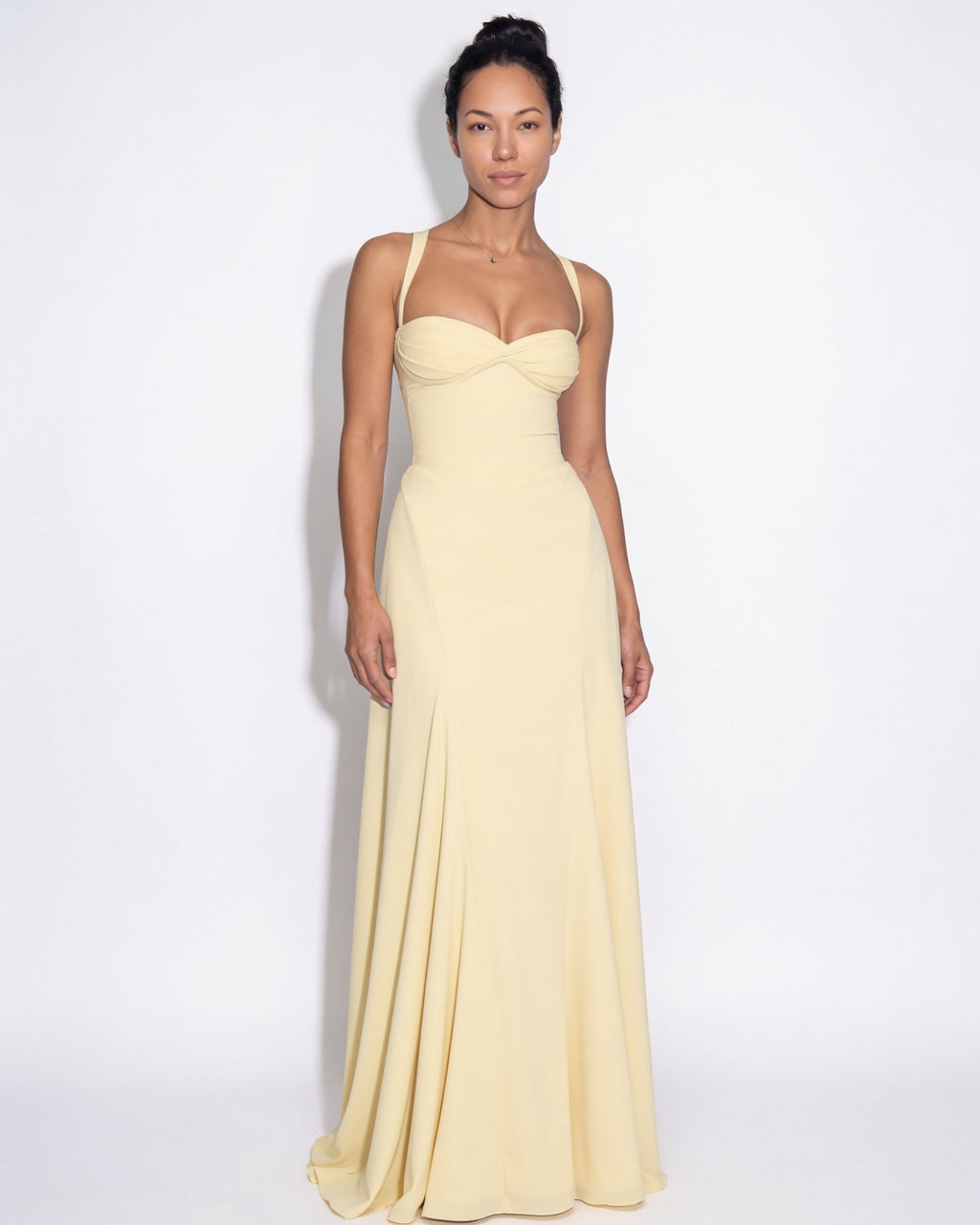 Robe longue froncée à laçage dos — Sorellea