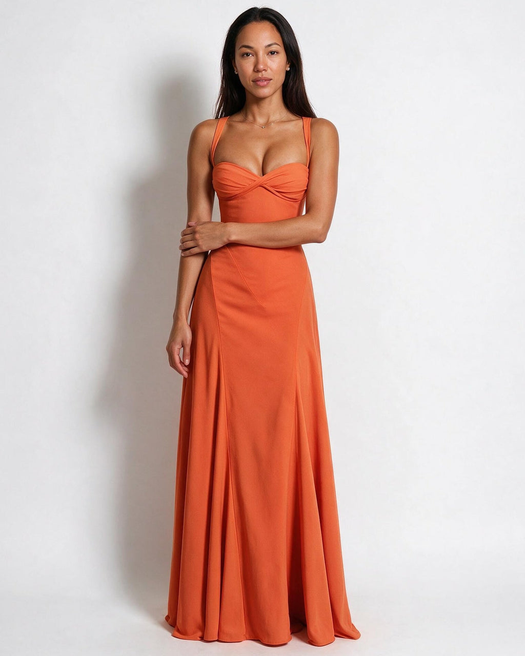 Robe longue froncée à laçage dos — Sorellea