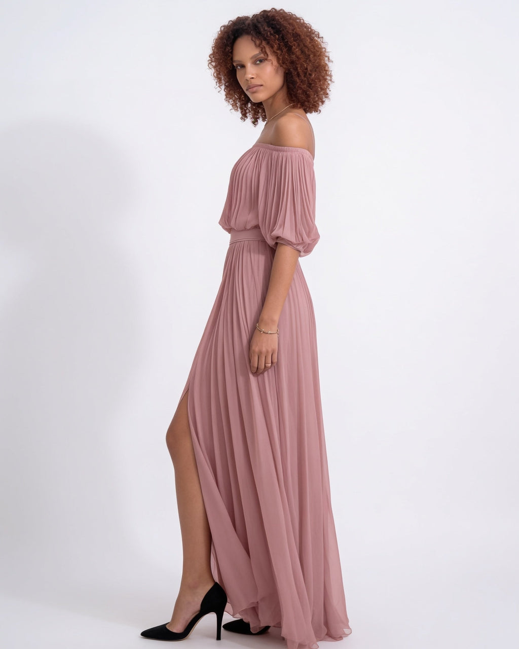 Robe longue plissée, épaules dénudées — Sorellea