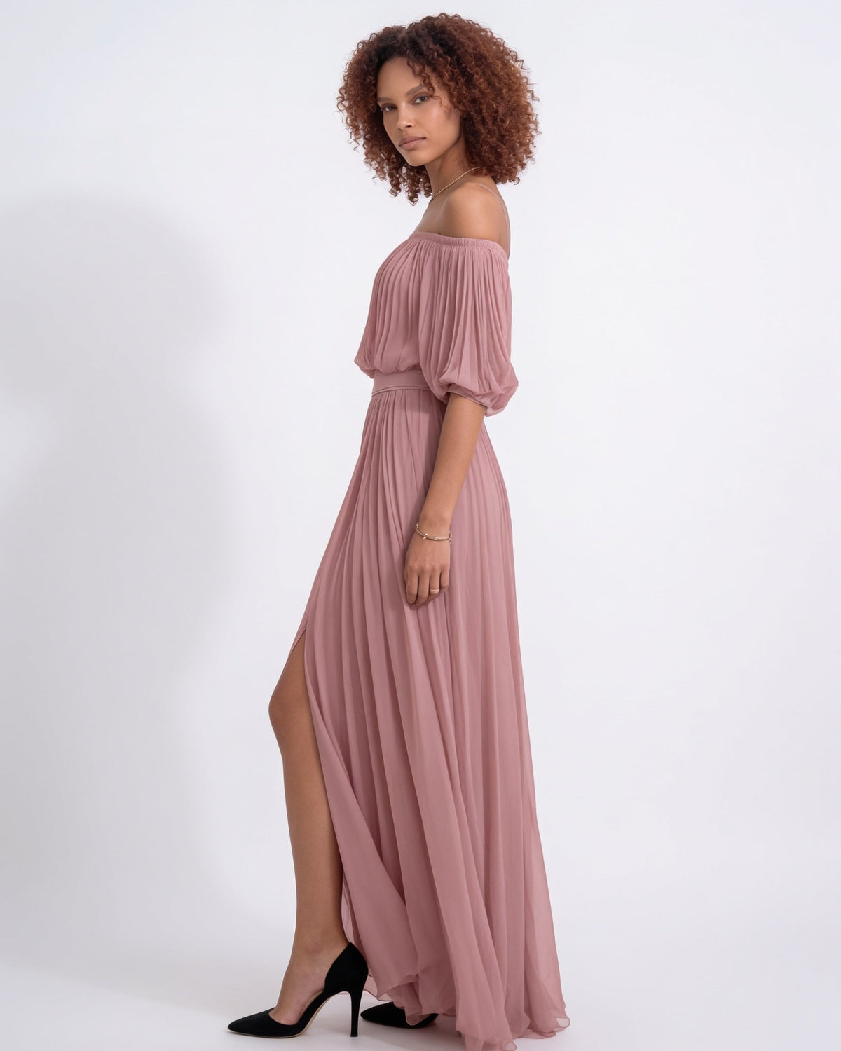 Robe longue plissée, épaules dénudées — Sorellea