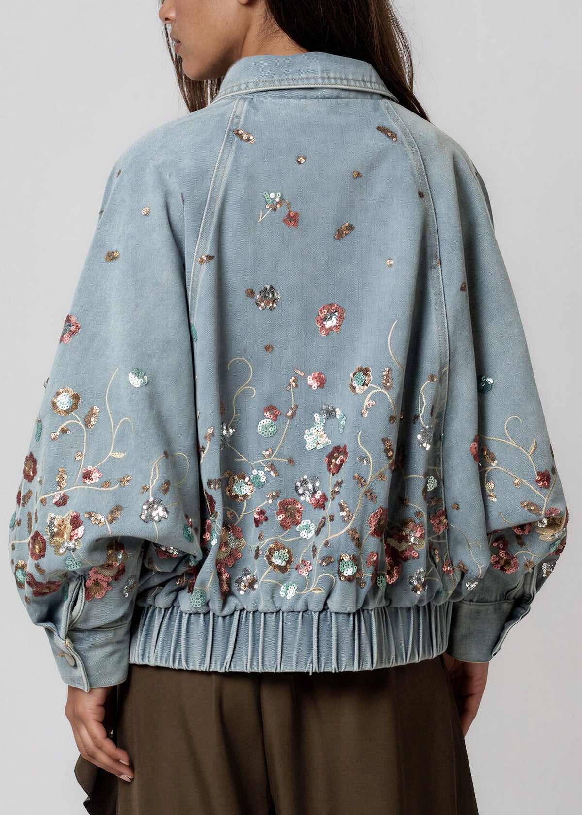 Veste en jean oversize à fleurs brodées pour femme