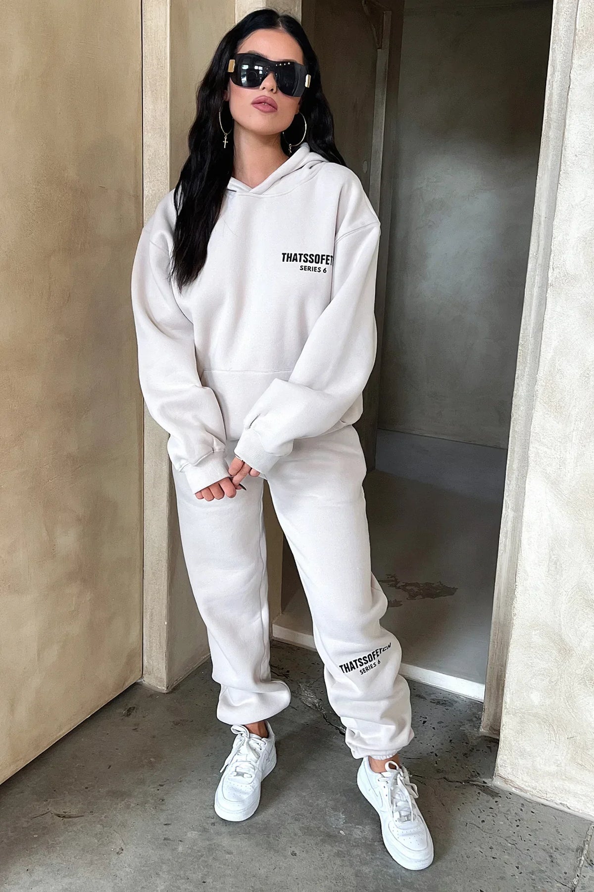 Jogging femme beige coupe large en molleton